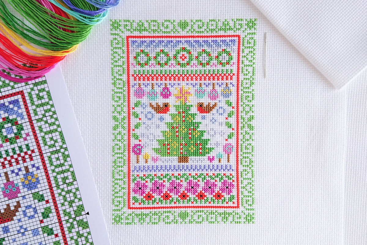 Christmas Sampler Cross Stitch Kit: Easy Fun & Colourful Modern Craft ...